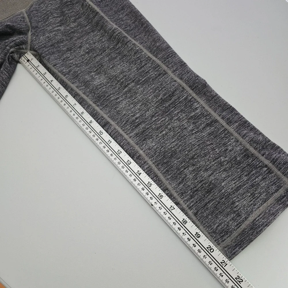 Lululemon Women's Pace Setter Grey Space Dye Striped Waist Crop Leggings 8 - Picture 12 of 12